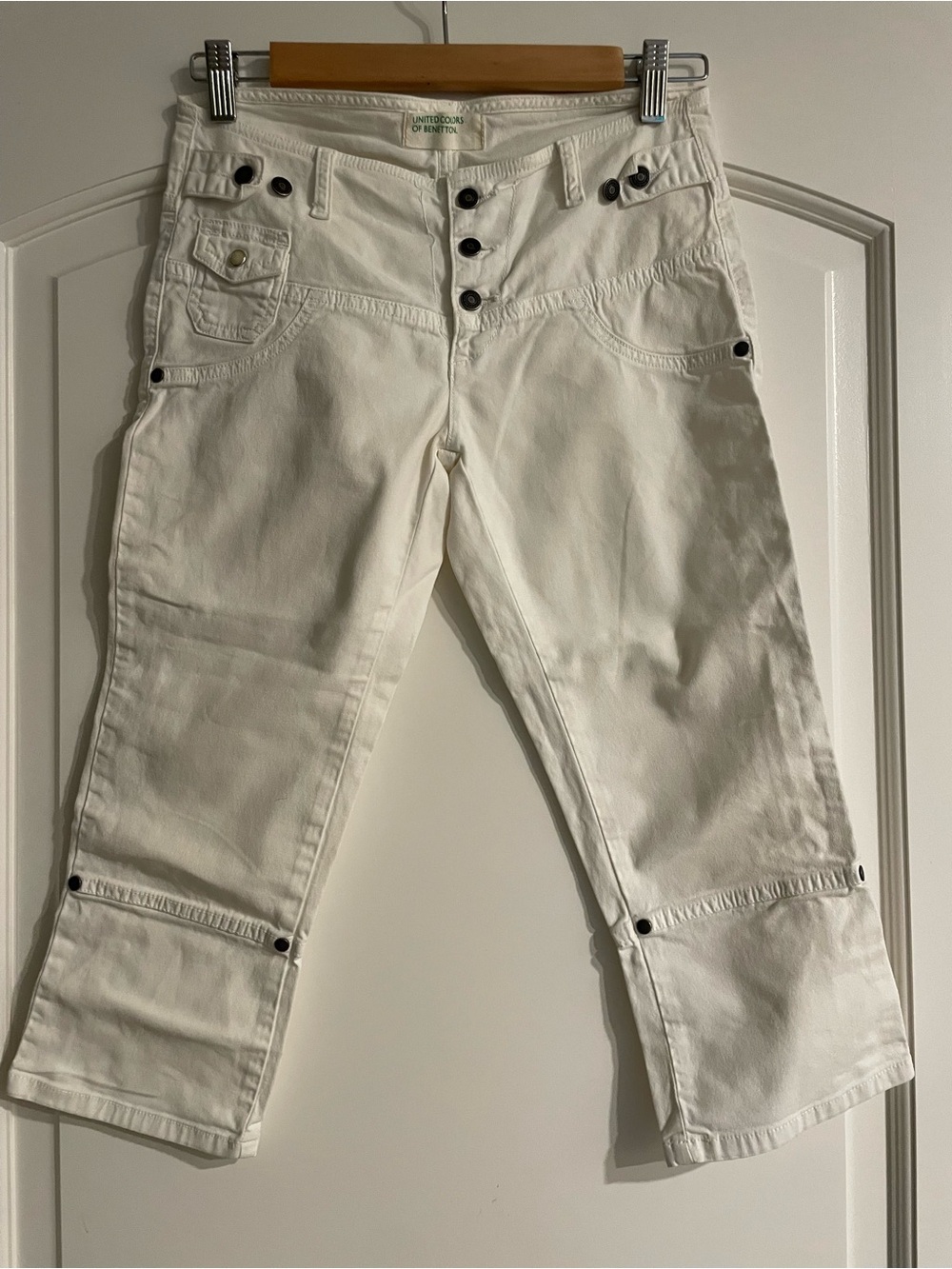 United Colors Of Benetton Cream Cropped Button-Front Capri Pants
